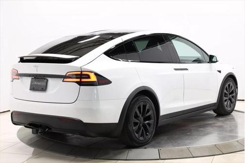2022 Tesla Model X Plaid