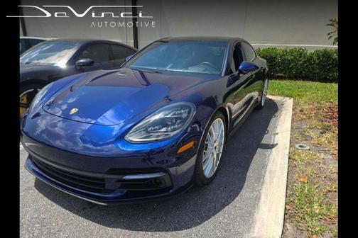 Gentian Blue Metallic 2020 Porsche Panamera 4