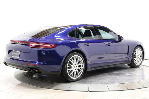 Gentian Blue Metallic 2020 Porsche Panamera 4