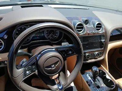 Black 2018 Bentley Bentayga W12 Signature