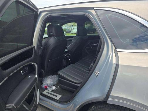 Extreme Silver 2018 Bentley Bentayga Onyx Edition