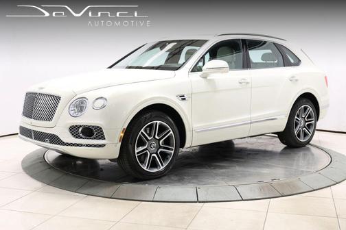 Ghost White 3 Coat Pearlescent 2018 Bentley Bentayga Onyx Edition