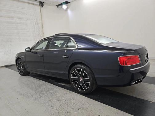 Dark Sapphire Metallic 2016 Bentley Flying Spur V8