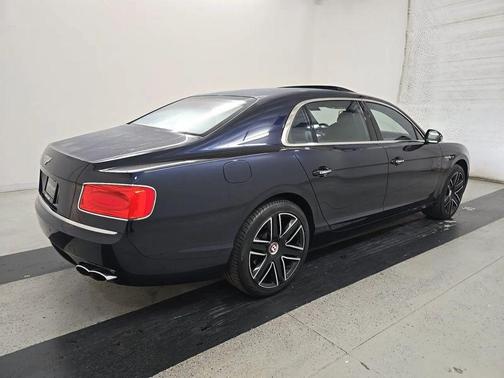 Dark Sapphire Metallic 2016 Bentley Flying Spur V8