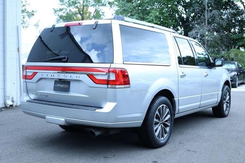 2017 Lincoln Navigator Select