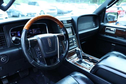 2017 Lincoln Navigator Select