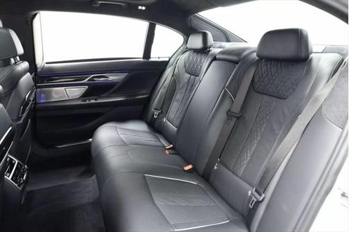 2017 BMW 750 I