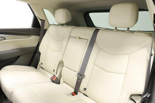 Crystal White Tricoat 2022 Cadillac XT5 Sport