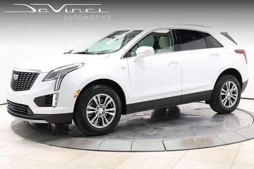 Crystal White Tricoat 2022 Cadillac XT5 Sport
