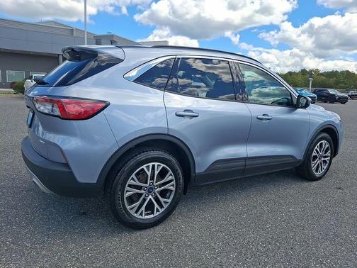 ICED BLUE SILVER METALLIC 2022 Ford Escape SEL