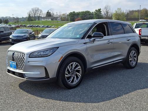 Silver Radiance Metallic Clearcoat 2024 Lincoln Corsair Premiere