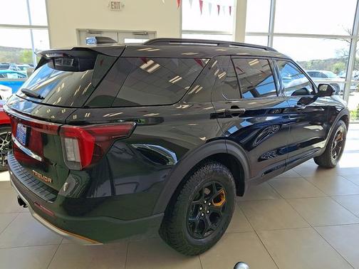 AGATE BLACK METALLIC 2026 Ford Explorer TREMOR