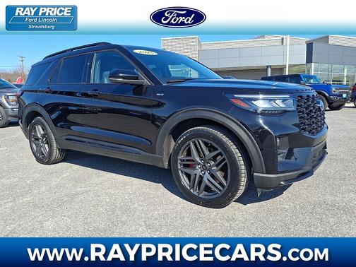 Agate Black Metallic 2025 Ford Explorer ST-Line