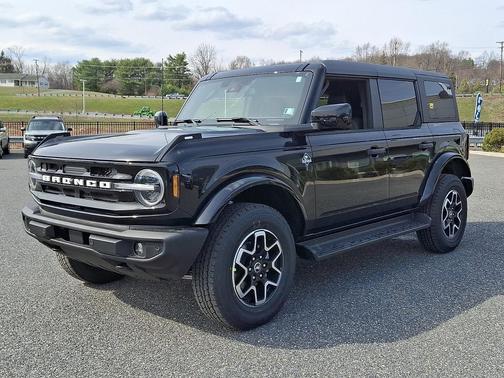 Shadow Black 2026 Ford Bronco Outer Banks