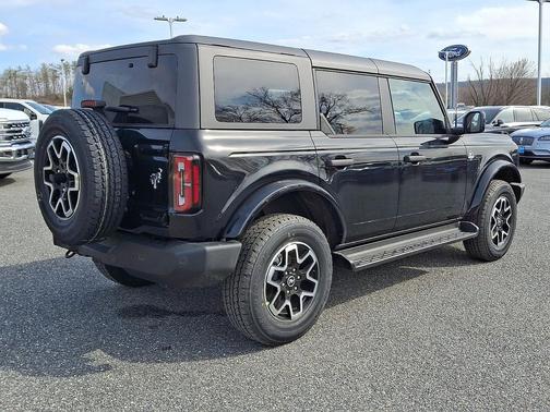 Shadow Black 2026 Ford Bronco Outer Banks