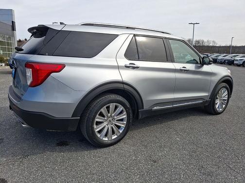 ICONIC SILVER METALLIC 2023 Ford Explorer LIMITED