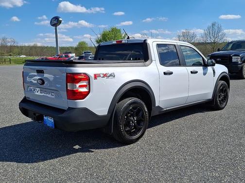 SPACE WHITE METALLIC 2025 Ford Maverick XLT