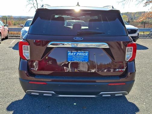 Burgundy Velvet Tinted Clearcoat 2022 Ford Explorer XLT