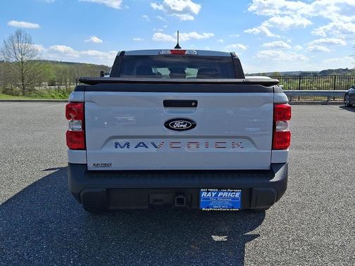 Space White Metallic 2025 Ford Maverick XLT