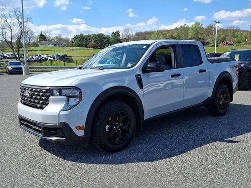 Space White Metallic 2025 Ford Maverick XLT