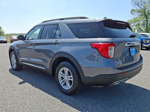 CARBONIZED GRAY METALLIC 2022 Ford Explorer XLT