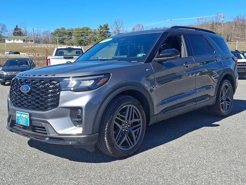 CARBONIZED GRAY METALLIC 2025 Ford Explorer ST-LINE