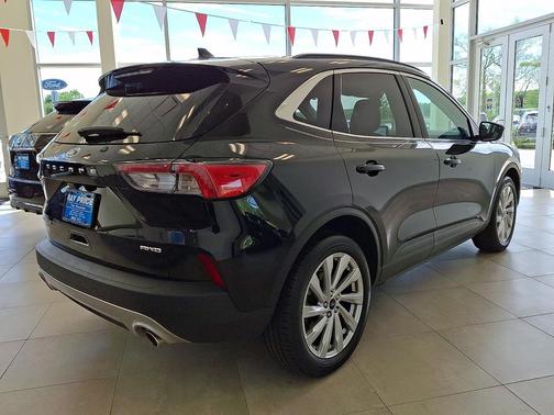 Agate Black Metallic 2022 Ford Escape Titanium