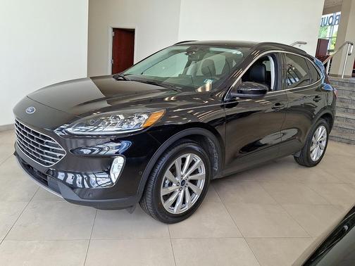 Agate Black Metallic 2022 Ford Escape Titanium