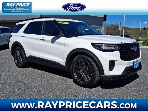 Star White Metallic Tri-Coat 2025 Ford Explorer ST