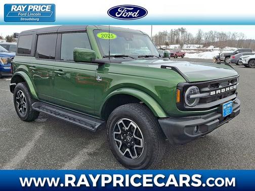 ERUPTION GREEN METALLIC 2025 Ford Bronco OUTER BANKS