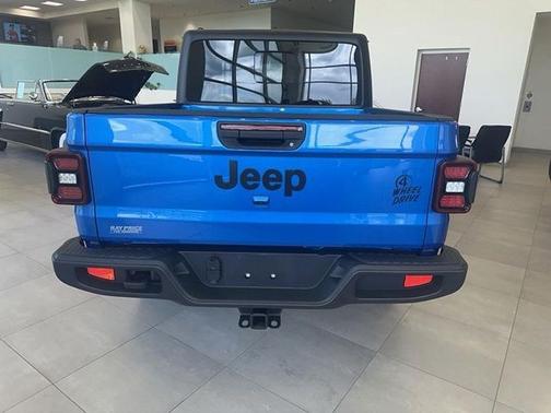 Hydro Blue Pearlcoat 2021 Jeep Gladiator Willys 4x4
