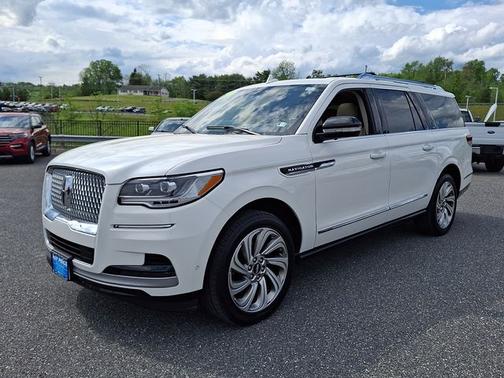 PRISTINE WHITE METALLIC 3C 2023 Lincoln Navigator L RESERVE