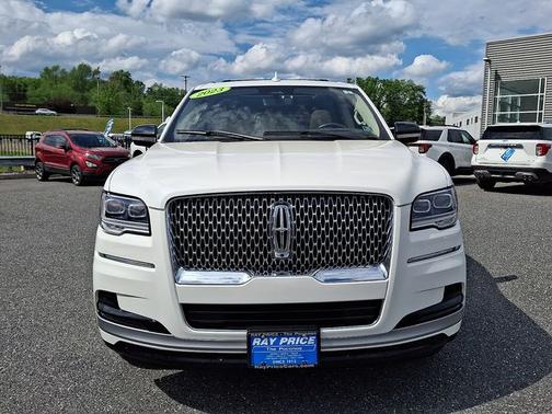 PRISTINE WHITE METALLIC 3C 2023 Lincoln Navigator L RESERVE