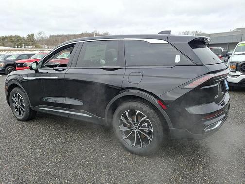 Infinite Black Metallic Clearcoat 2026 Lincoln Nautilus Premiere