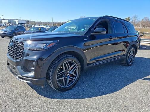 AGATE BLACK METALLIC 2025 Ford Explorer ST-LINE