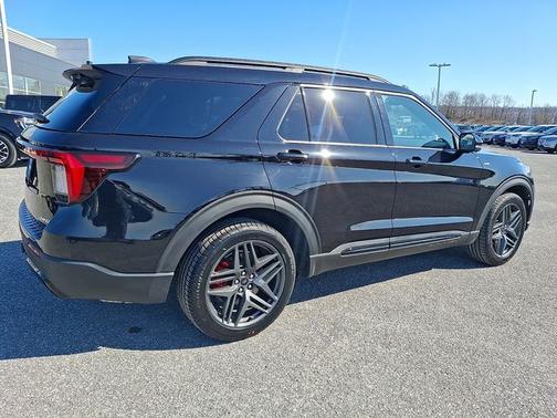 AGATE BLACK METALLIC 2025 Ford Explorer ST-LINE
