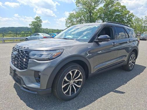 Carbonized Gray Metallic 2026 Ford Explorer ST-Line