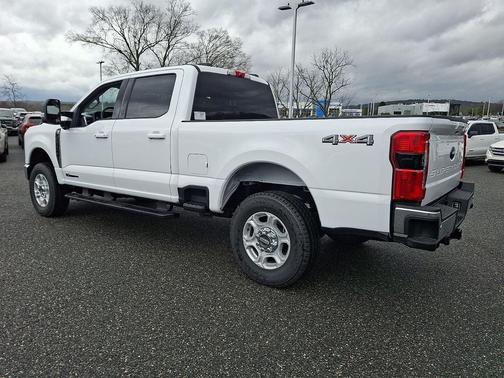 Oxford White 2026 Ford F-250 XLT