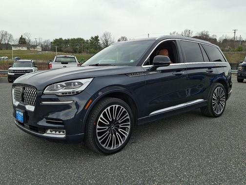 Flight Blue Metallic Clearcoat 2023 Lincoln Aviator Black Label AWD
