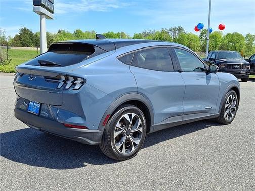 2024 Ford Mustang Mach-E SELECT