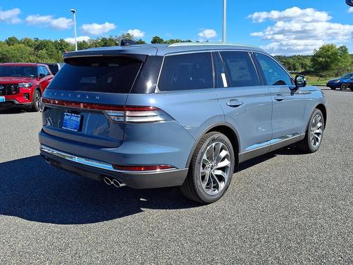 WHISPER BLUE MET CC 2027 Lincoln Aviator Premiere