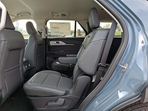 Vapor Blue Metallic 2026 Ford Explorer Active
