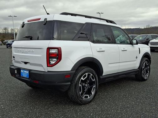 Oxford White 2023 Ford Bronco Sport Outer Banks