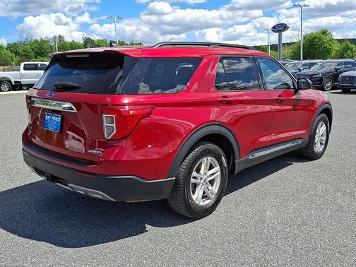 Rapid Red Metallic Tinted Clearcoat 2022 Ford Explorer XLT