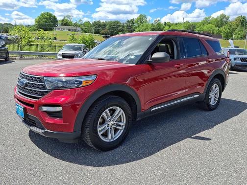 Rapid Red Metallic Tinted Clearcoat 2022 Ford Explorer XLT