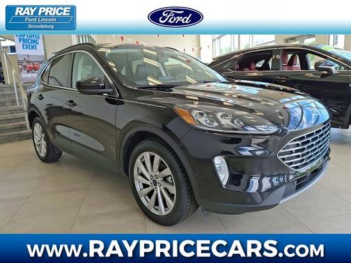 AGATE BLACK METALLIC 2022 Ford Escape TITANIUM