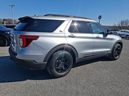 Iconic Silver Metallic 2022 Ford Explorer Timberline