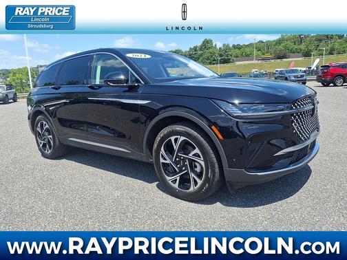 Infinite Black Metallic Clearcoat 2024 Lincoln Nautilus Premiere