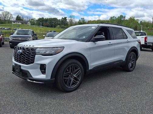 Space White Metallic 2026 Ford Explorer ST-Line