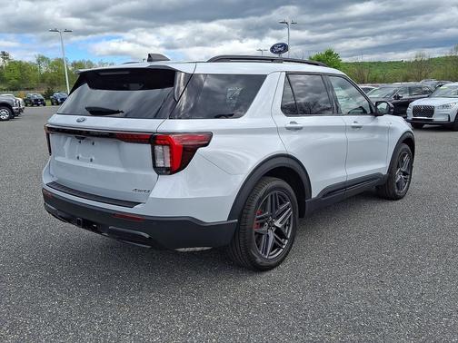 Space White Metallic 2026 Ford Explorer ST-Line